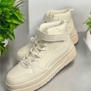 Primark White High-Top Sneakers with Lace-Up Design and Ankle Strap